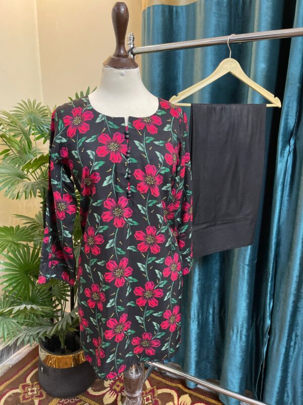 Black & Red Floral Doria Lilan Stitched 2-Piece Winter Suit with Lace Details