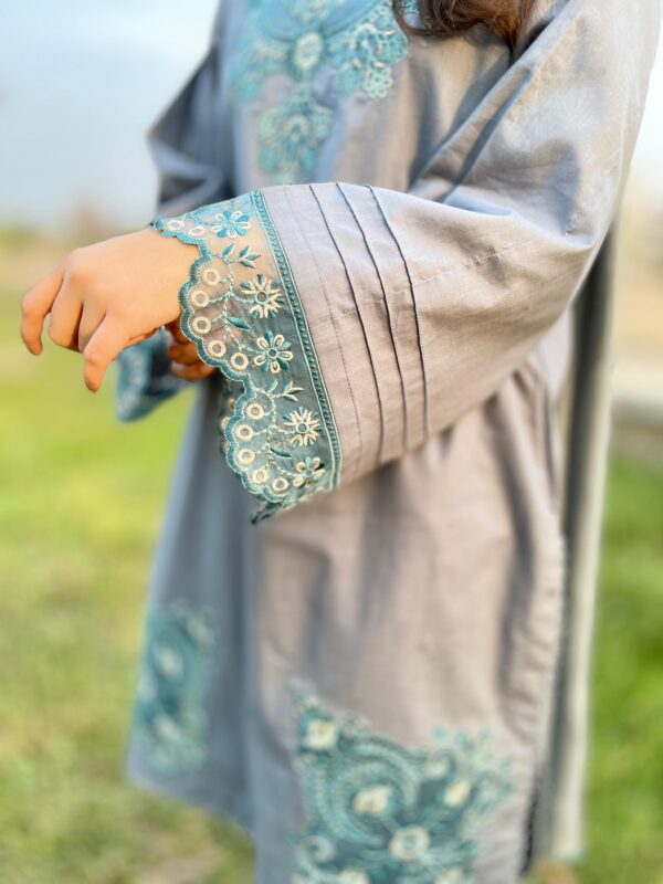 Gray Premium Lawn Stitched 3 Piece Suit 2