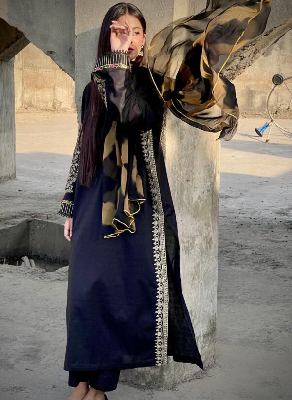 black-lawn-stitched-3-piece-embroidered-suit-tie-dye 1