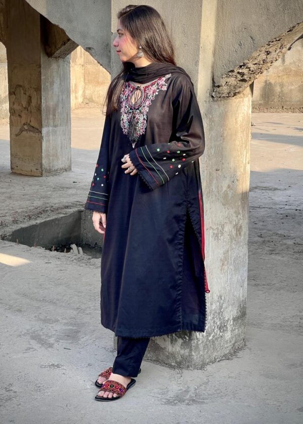 black-lawn-stitched-3-piece-hand-embroidered-suit 1