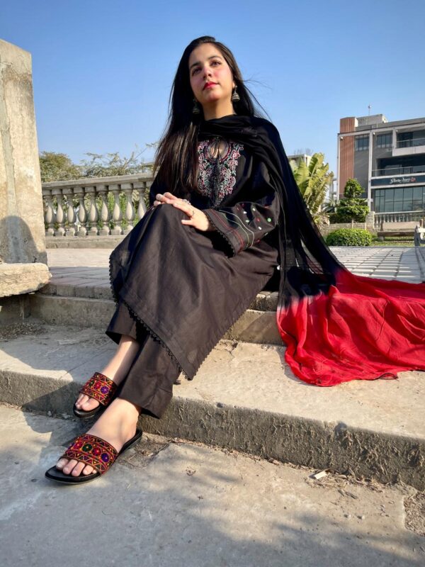 Black Lawn Stitched 3-Piece Suit with Embroidered Shirt & Hand Embroidered Sleeves