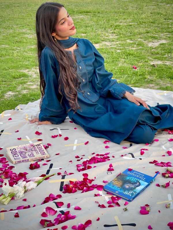 zinc-blue-lawn-stitched-3-piece-farshi-shalwar